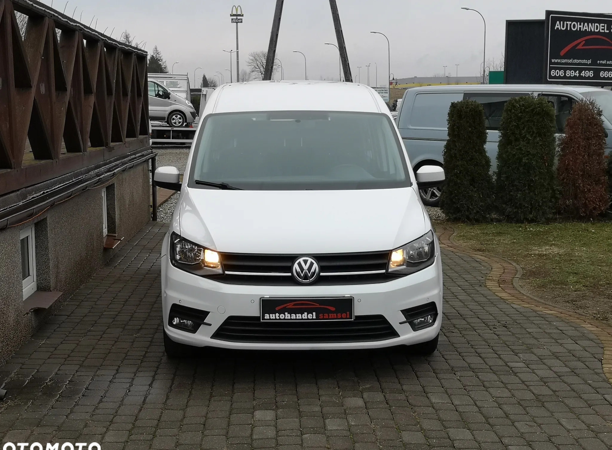 Volkswagen Caddy cena 41900 przebieg: 387669, rok produkcji 2015 z Zakroczym małe 211